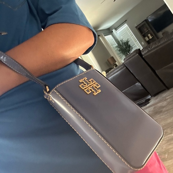 New Tory Burch Britten sell phone crossbody - Picture 6 of 7